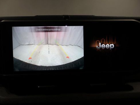 Certified 2024 Jeep Wrangler Willys image 31