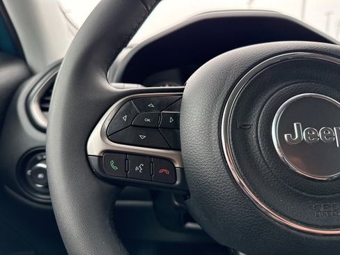 Used 2022 Jeep Renegade Latitude image 19