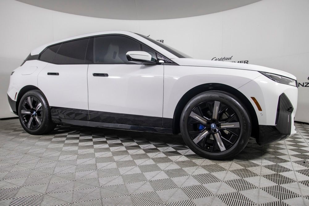 Used 2024 BMW iX xDrive50 w/ Sport Package AWD/4WD image 2