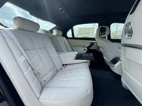 New 2026 BMW 760i xDrive w/ Premium Package AWD/4WD image 23