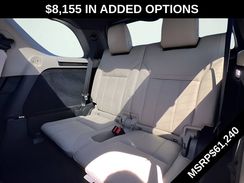 Used 2018 Land Rover Discovery SE AWD/4WD image 21
