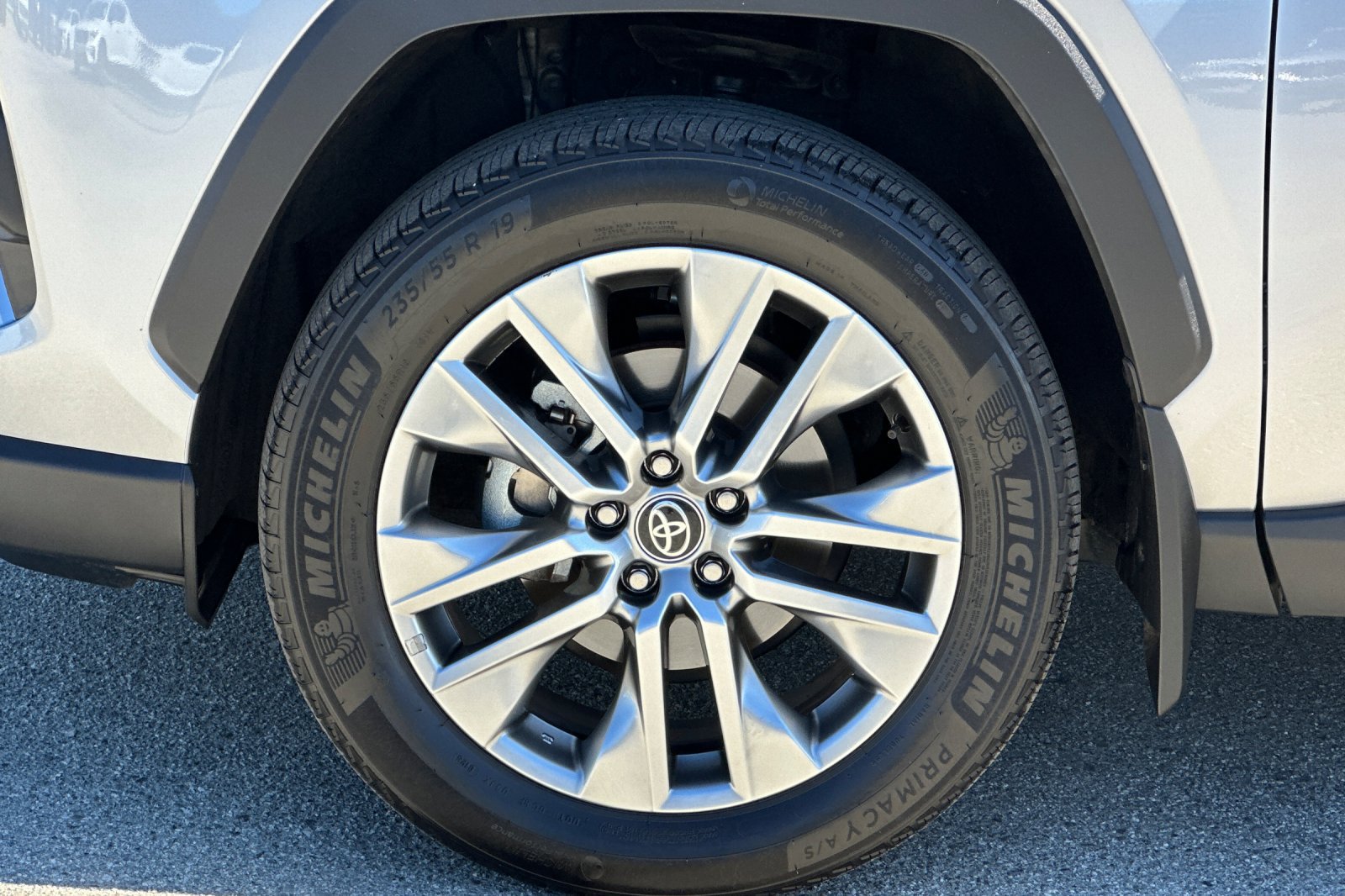 Used 2023 Toyota RAV4 XLE Premium FWD image 33