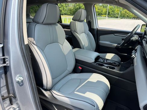 Used 2025 Honda Pilot Elite image 22