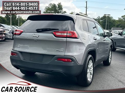 Used 2017 Jeep Cherokee Latitude w/ Comfort/Convenience Group AWD/4WD image 8