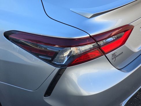 Used 2024 Toyota Camry SE image 40