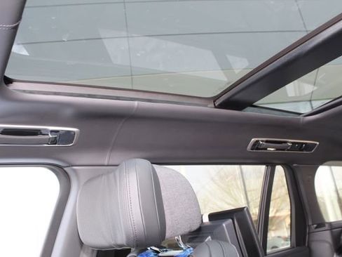 New 2026 Land Rover Range Rover SV image 19