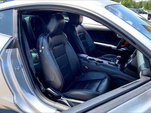 Used 2021 Ford Mustang Premium RWD image 7