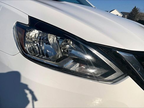 Used 2018 Nissan Sentra S w/ S Midnight Style Package image 25