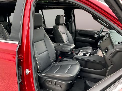 Certified 2024 GMC Yukon SLT w/ SLT Luxury Package RWD image 9