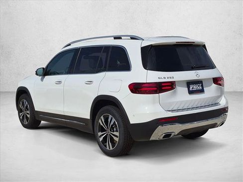 Used 2026 Mercedes-Benz GLB 250 image 8