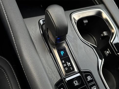 Used 2025 Lexus RX 450h AWD w/ Luxury Package image 25