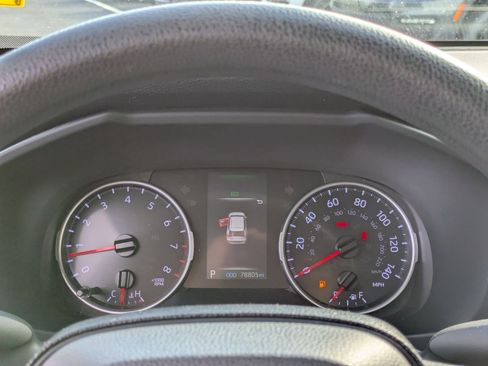 Used 2019 Toyota RAV4 LE image 17