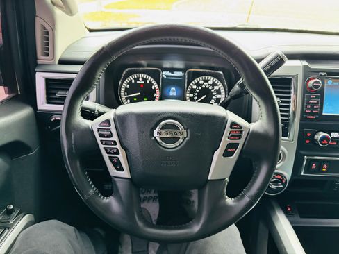 Used 2017 Nissan Titan SV image 14