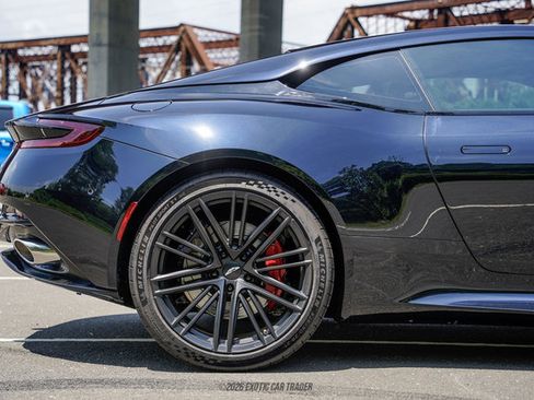 Used 2024 Aston Martin DB12 Coupe RWD image 10