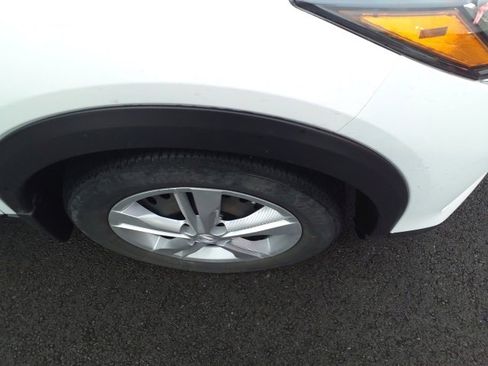 Used 2022 Nissan Kicks S image 9