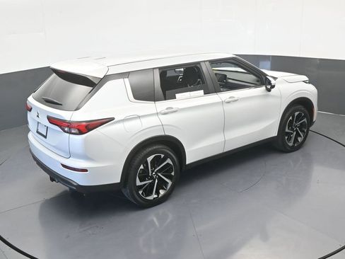 Used 2022 Mitsubishi Outlander ES image 51