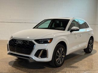Used 2022 Audi Q5 2.0T Premium w/ Convenience Package image 1