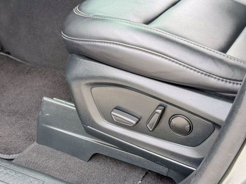 Used 2024 Ford Explorer XLT w/ Equipment Group 202A image 21