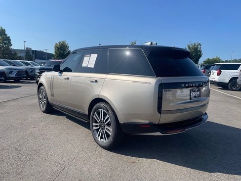 Used 2025 Land Rover Range Rover SE AWD/4WD image 5