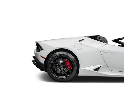 Used 2017 Lamborghini Huracan LP 580-2 RWD image 27