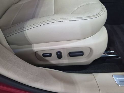 Used 2015 Ford Taurus Limited w/ Equipment Group 301A FWD image 29