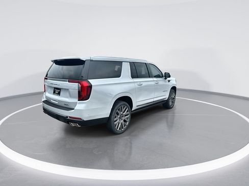 New 2026 GMC Yukon XL Denali Ultimate w/ LPO, Floor Liner Package AWD/4WD image 8