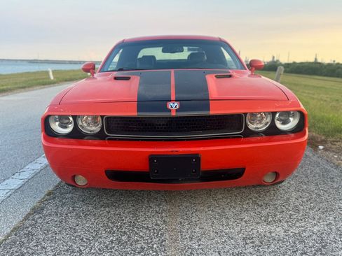 Used 2009 Dodge Challenger SRT8 w/ SRT Option Group II image 3