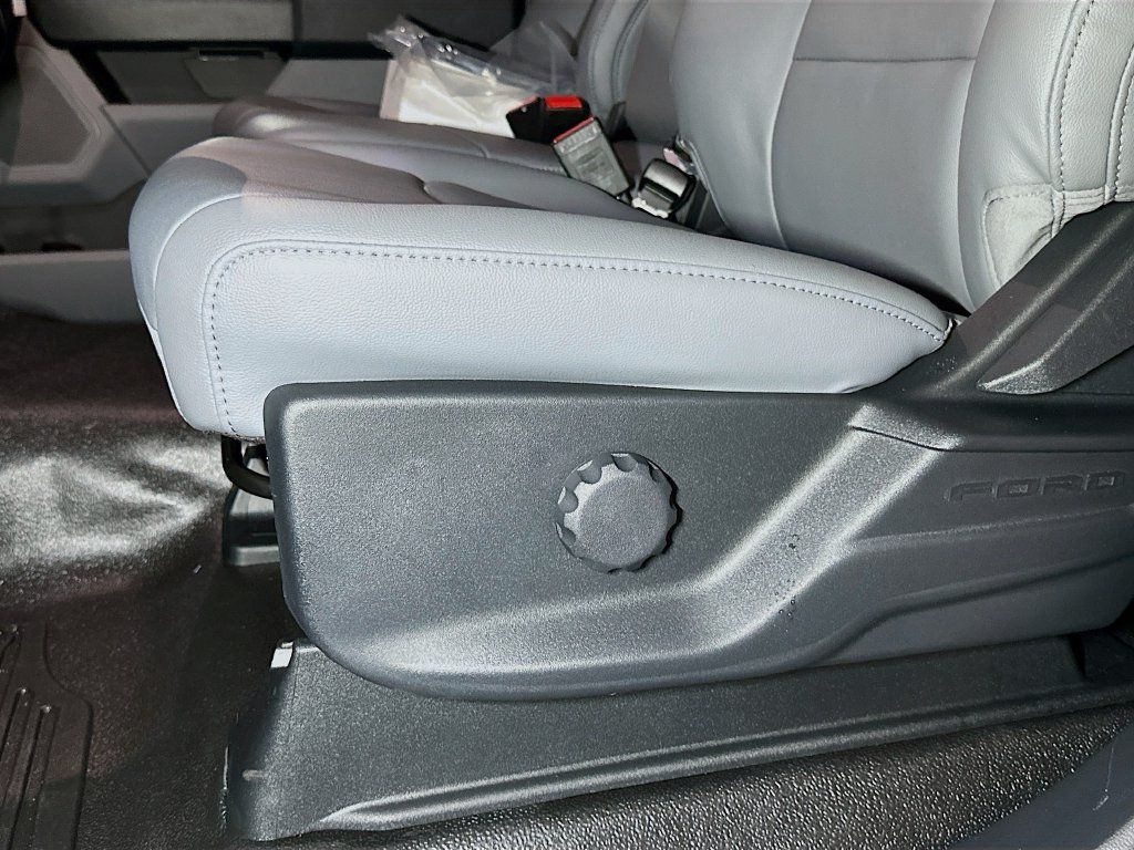 New 2026 Ford F550 4x4 Regular Cab Super Duty image 15
