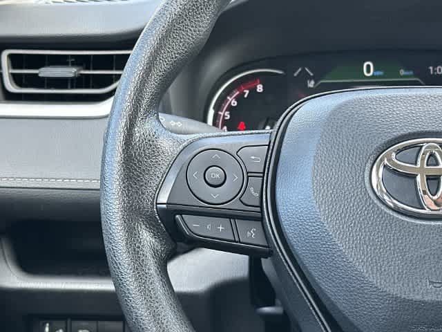 Used 2025 Toyota RAV4 XLE FWD image 8