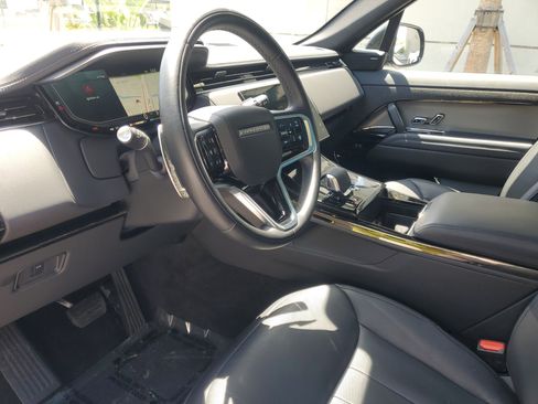 Used 2025 Land Rover Range Rover Sport SE image 16
