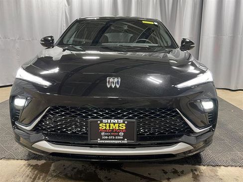 New 2025 Buick Envista Avenir image 2