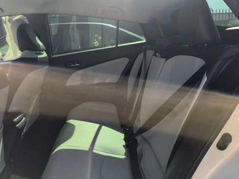 Certified 2018 Toyota Prius Three Touring image 8