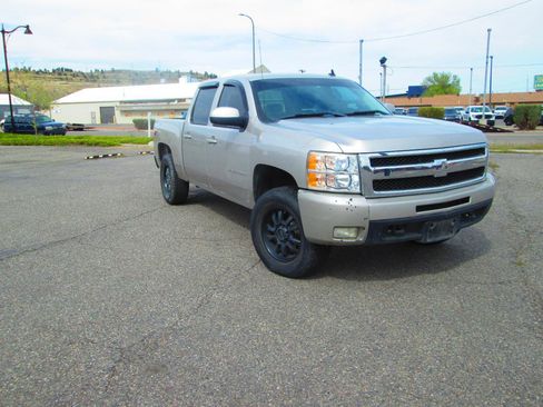 Used 2009 Chevrolet Silverado 1500 LTZ w/ LTZ Plus Package AWD/4WD image 4