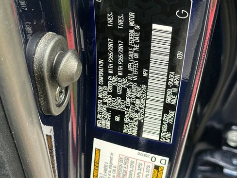 Used 2022 Toyota 4Runner SR5 Premium image 40