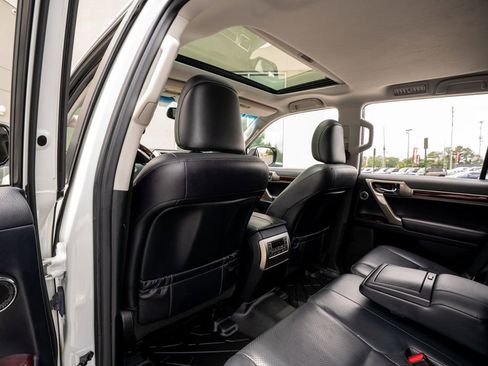 Used 2018 Lexus GX 460 Luxury AWD/4WD image 44