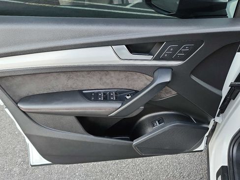 Used 2020 Audi SQ5 Premium Plus w/ Premium Plus Package image 12