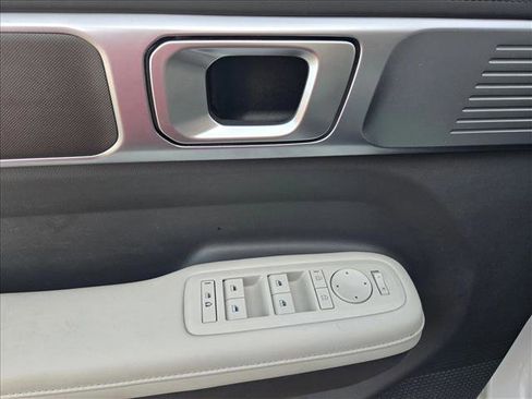 Used 2025 Hyundai Santa Fe SEL image 12