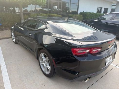Used 2022 Chevrolet Camaro LT RWD image 4