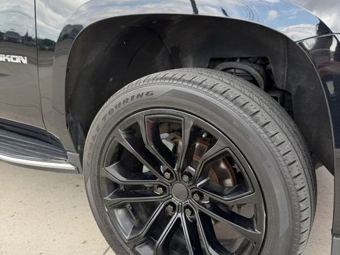 Used 2018 GMC Yukon SLT AWD/4WD image 12