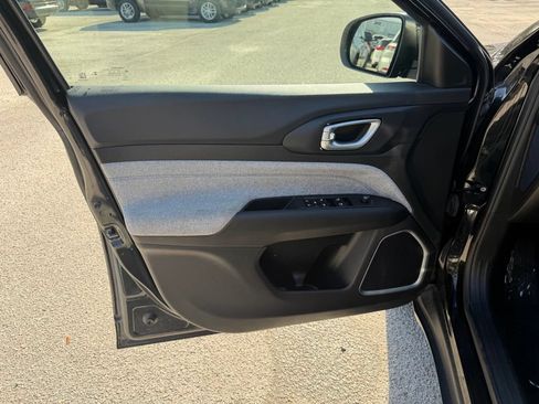 Used 2023 Jeep Compass Sport AWD/4WD image 13