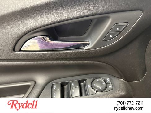 Used 2019 Chevrolet Equinox LT FWD image 11