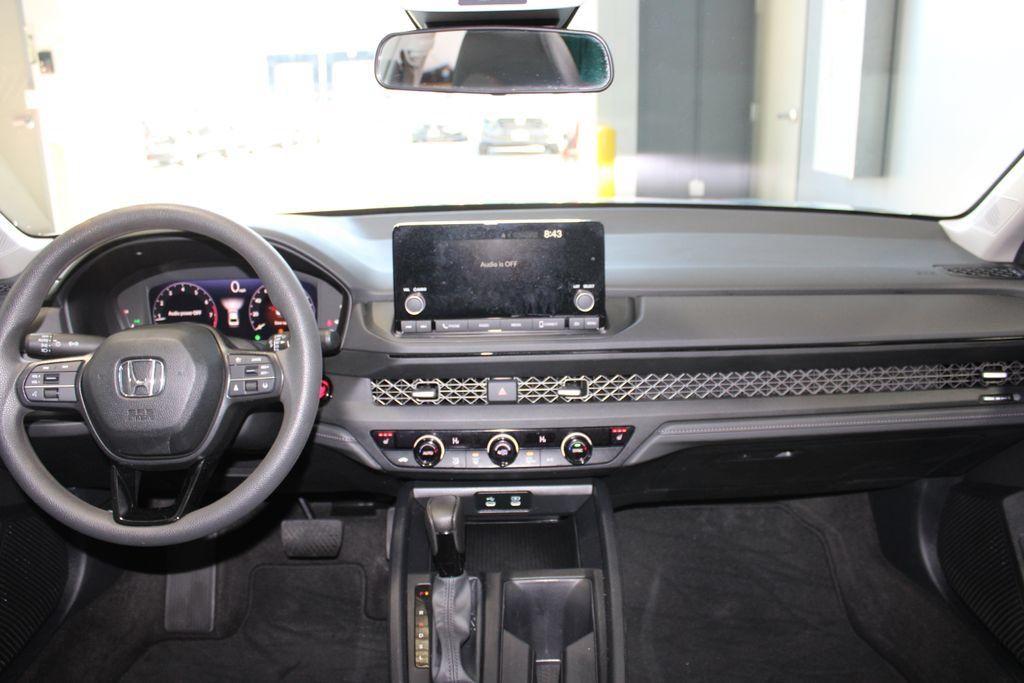 Certified 2025 Honda Accord SE image 13
