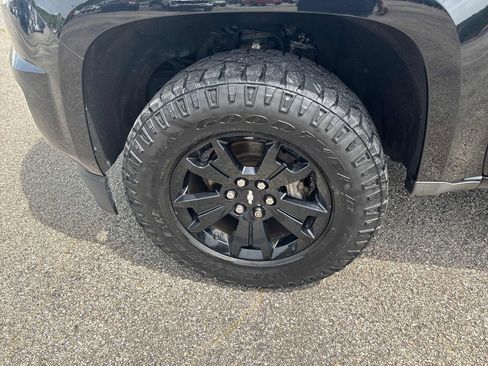 Used 2017 Chevrolet Colorado Z71 w/ Z71 Midnight Edition AWD/4WD image 32