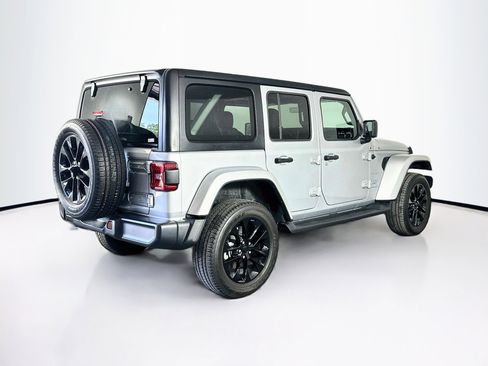 Used 2023 Jeep Wrangler Unlimited Sahara w/ Cold Weather Group AWD/4WD image 9