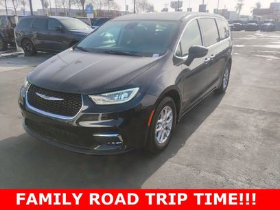 Used 2023 Chrysler Pacifica Touring-L