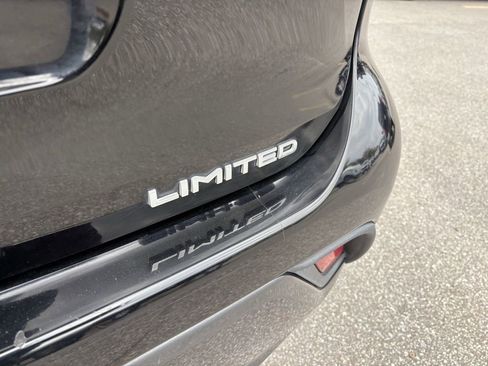 Used 2020 Toyota Highlander Limited image 14