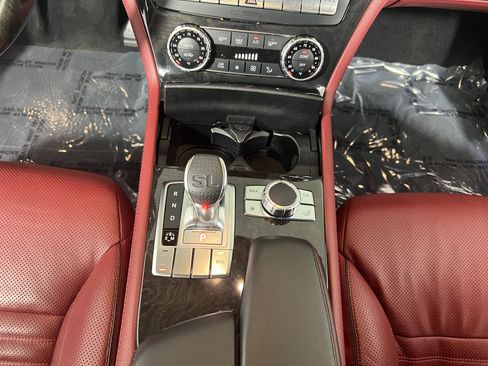 Used 2013 Mercedes-Benz SL 550 image 18