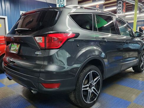 Used 2019 Ford Escape SEL image 3