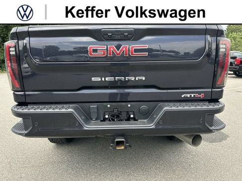 Used 2024 GMC Sierra 2500 AT4 w/ AT4 Preferred Package AWD/4WD image 4