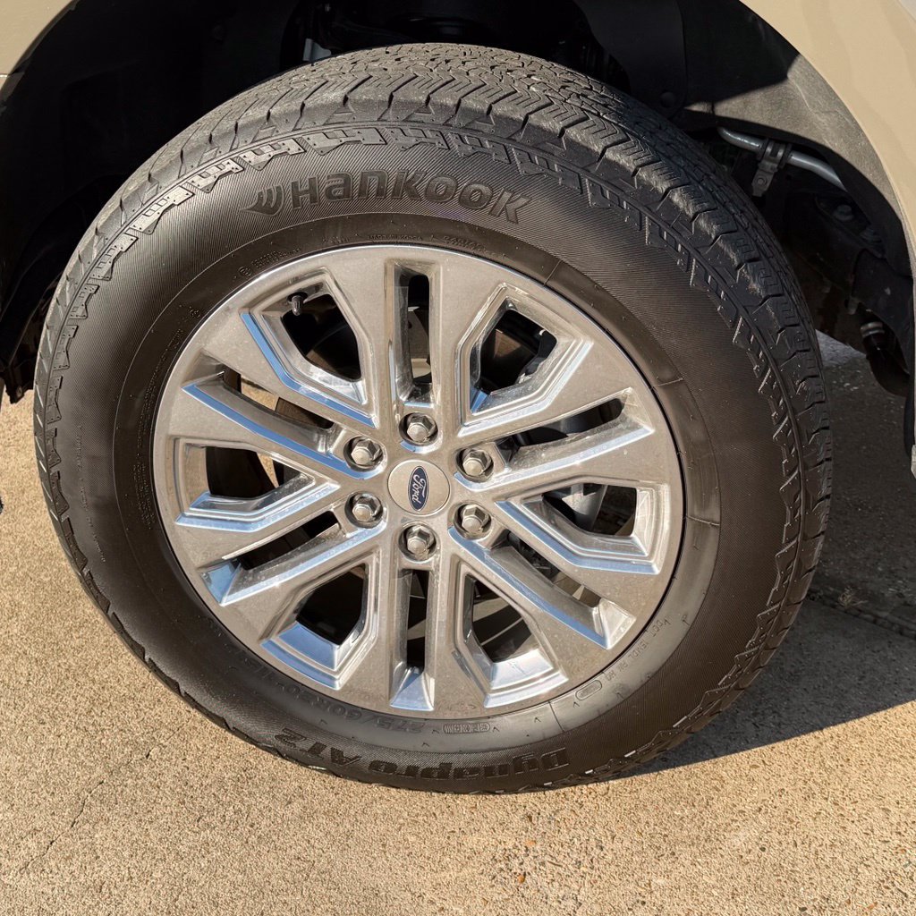 Used 2025 Ford F150 Lariat w/ Equipment Group 501A Mid AWD/4WD image 9